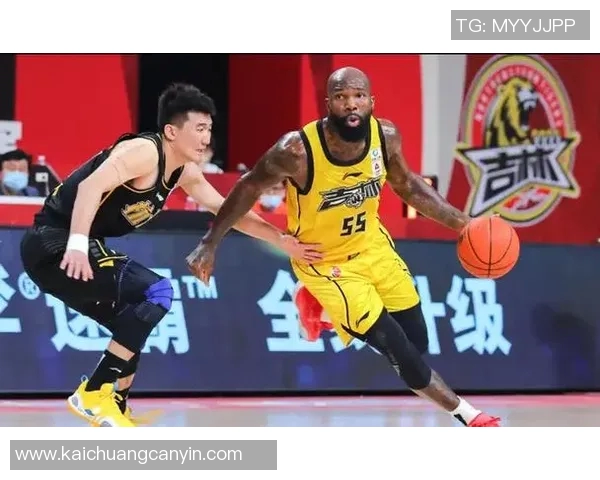 孙铭徽：从青涩球员到篮球场上的璀璨明星之路