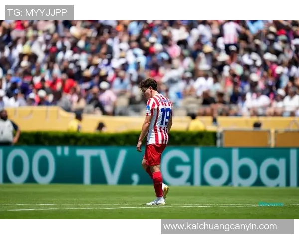 巴萨与巴黎对决裁判争议引发热议球迷怒斥黑哨现象再现